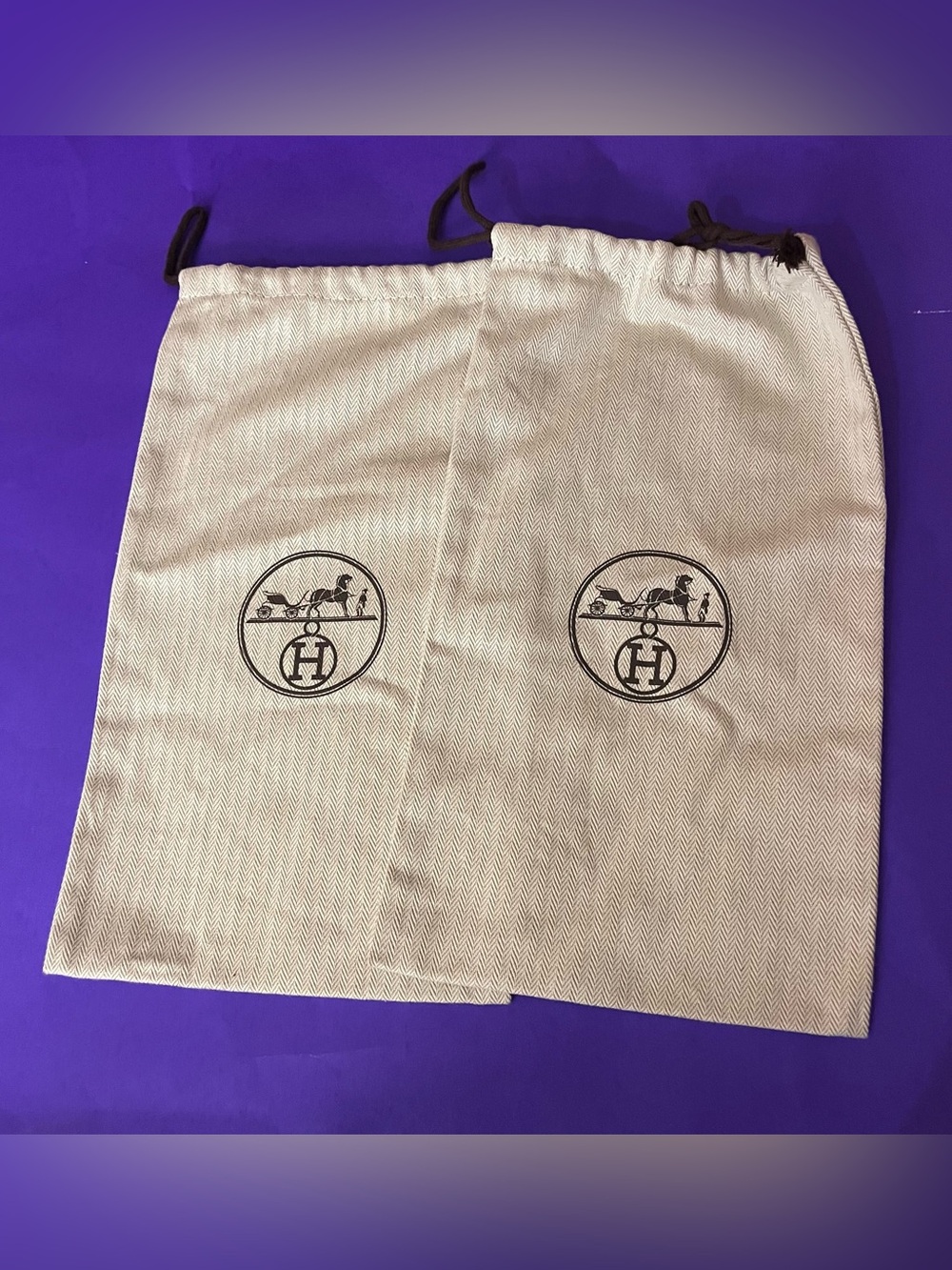 Lot of Two (2) Hermes Dust Bags - Picture 4 of 7